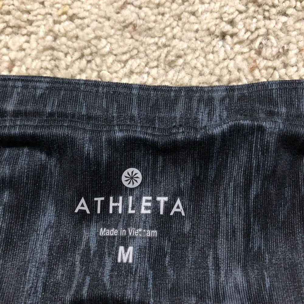ATHLETA size M Reptile Relay Capri BLUE- GRAY BLACK 212405 Z22